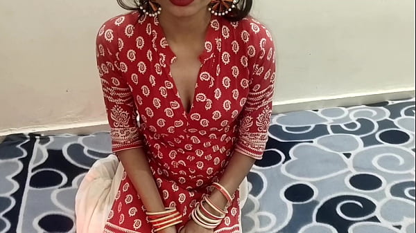 Desi Gaon Ki Bhabhi Ne Parlour Officer Ki Khulti Chut Mein Apna Mota Lund Ghusa Kar Choda, Jab Usne Rishwat Nahi Di