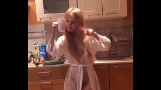 Alexandra Nakal Di Dapur – Rekaman Terpanas Dari Siaran Langsung Vk