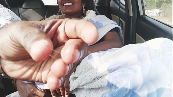 Desi Mobil Panas, Bhabi Seksi Bercinta Dengan Adik Ipar Di Dalam Mobil, Obrolan Mesum Telugu Yang Menggairahkan.