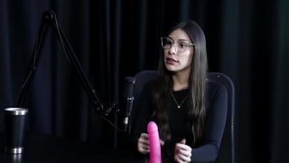 Melina Khalifa: Ibu Yang Dingin Di Ranjang, Tapi Liar Saat Menghisap Hingga Tenggorokan Dalam (tonton Di: Sheer/red)