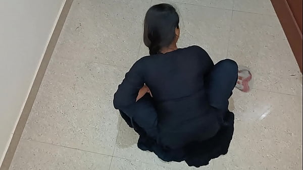Gadis India Seksi, Pembersih Rumah, Digerogoti Pemilik Kamar Dengan Suara Erotis Dalam Bahasa Hindi