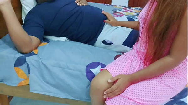 Sakit Tapi Nikmat, Mertua Yang Menggoda Saat Istri Sibuk Di Kantor