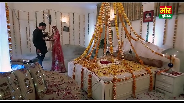 Desi Bhabhi Panas Di Malam Pertama, Adegan Mesra Di Kamar Hotel