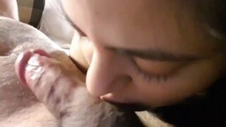 Goyangan Mulut Liar Bikin Pria Meleleh Deras