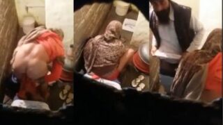 Pasangan Desi Punjabi Bercinta Di Kamar Mandi Umum