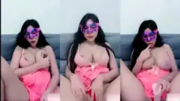 Uting Toge Ngangkang, Ruby Yuriko Ozawa Menggoda Dengan Omeknya Yang Menggairahkan
