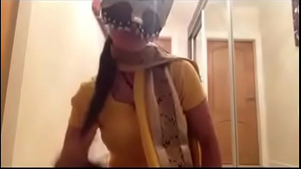 Gadis India Seksi Menggoda Diri Sendiri Hingga Klimaks.