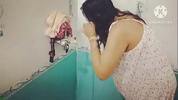 Desi Mandi Telanjang Panas