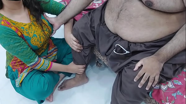 Anak Tiriku Memberiku Pijat Kaki Sambil Kugenggam Payudaranya, Berlanjut Ke Adegan Panas Dengan Suara Hindi Yang Menggoda