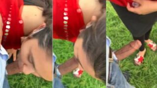Gadis Kolkata Menggoyang Lidahnya Di Taman Untuk Kekasih Yang Bergairah