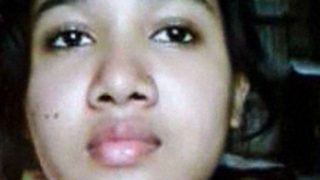Video Gadis Wali Yoni Berbulu Memainkan Memeknya Yang Memikat