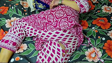 Ibu Tiri Celananya Sobek, Anak Tiri Langsung Ngewe Memeknya Sampai Pantatnya Mulus Kena Goyang