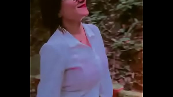 Desi Cewek Babita, Goyangannya Bikin Ngilu, Bibirnya Bikin Pengen Gigit