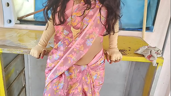 कiski Garmi Bhari Raat Mein, Ghar Ki Safai Karne Wali Aur Uske Malik Ka Joshila Mazedaar Sambhog