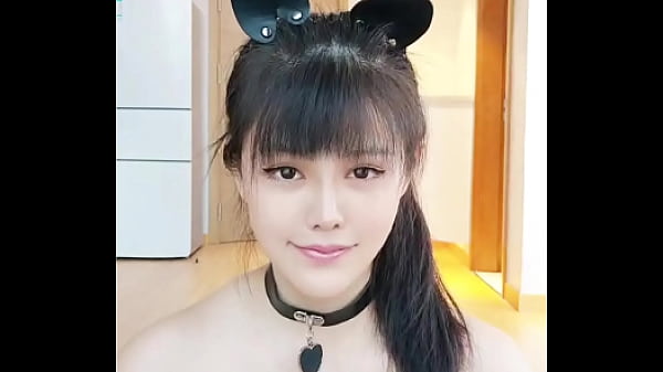 【原声验证 人照合一】上海极品女m萌面乖兽 皮革紧身衣专属调教 妩媚浓妆认主仪式 清纯外表下的风骚美奴