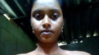 Bokep Desi Desa, Body Montok Mulus Polos, Pamer Semua Bagian.