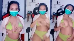 Chiaasandra Remas Susu Nenen — Bikin Keluar Air Liur Liat Gerakan Tangannya Yang Nakal