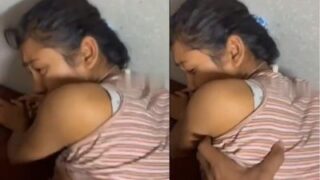 Gadis Boncengan Motor Di Silchar Erangannya Minta Ampun Di Video Hot Viral Ini.