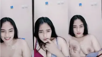 Kak Xaquila Remas Tetek Bling2 Sampe Muncrat