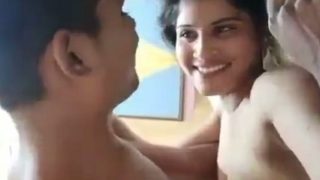 Ngencengin Devika Bhabhi Sampe Mampus
