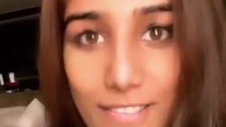 Poonam Pandey Put*ng Nampang Puting Di Instagram Live