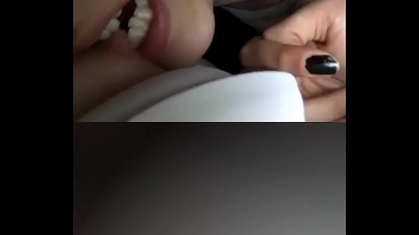 Cewek Turki Doyan Ngencrotin Kontol Sama Cewek, Sambil Ngeremes-ngeremes Gede