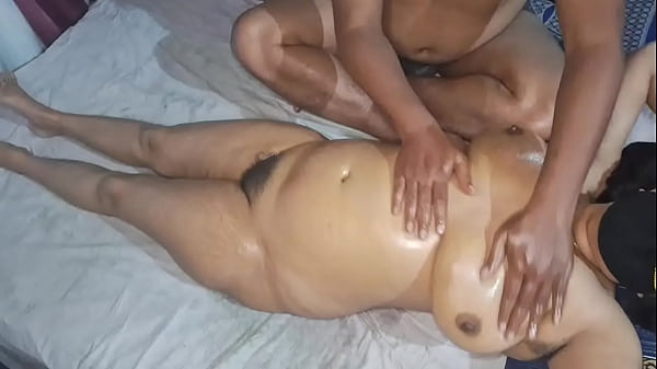 Desi Indian Bhabhi Telanjang Bulat Dijilat Dan Dipijat Sampai Basah