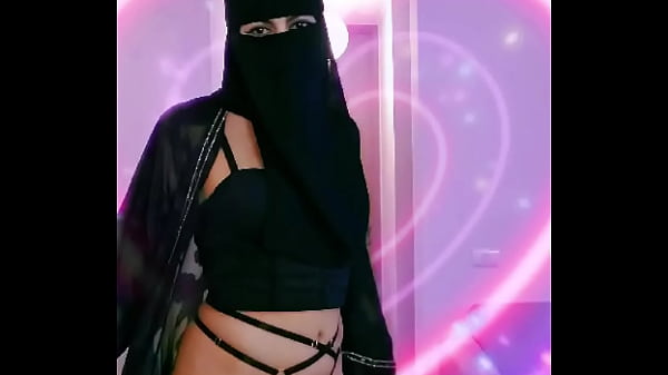 Mukena Lepas, Jilbab Basah, Muka Mulus Banget Bikin Pengen Gigit #arab #mianiqab
