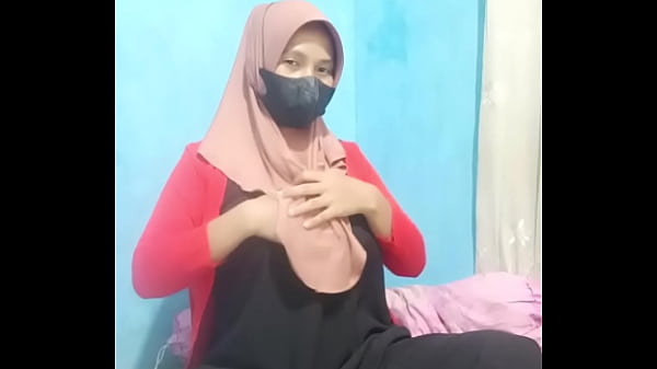 Gadis Berhijab Mainin Kontol Palsu Sampe Crot, Nikmatin Sendiri
