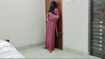Malu-malu Tapi Pengen Digenjot, Hijab India Pertama Kali Ngerasain Kontol Keras.