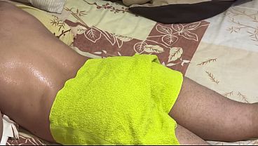 Ibu Mertua Dengan Pantat Gede Bantuin Mantu, Pijatannya Malah Berujung Ranjang
