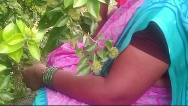 Bhabhi India Di Desa, Ngentot Liar Di Kebun