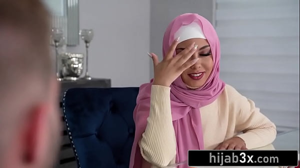 Petit Cantik Berjilbab Digebrak Sambil Hijabnya Tetap Terpasang