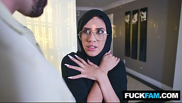 Hijabnya Masih Rapet, Tapi Jalur Belakang Udah Bolong Gara-gara Angel Del Rey, Will Pounder.