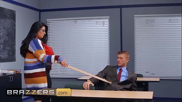 Ngentot Sama Tante Latin Montok Seksi, Jago Naik Kontol Keras – Brazzers