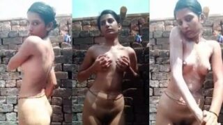 Cewek India Mandi Telanjang Di Tempat Terbuka, Bikin Lihat Makin Panas.