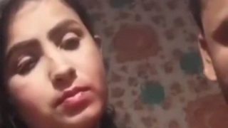 Desi Istri Mulus Bugil Bareng Suami, Crot Di Depan Mata.