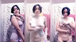 Nonton Miss Vie Mandi Telanjang, Live Show Mango Bikin Muncrat