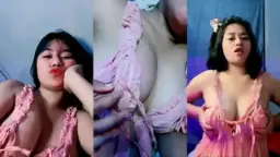 Puting Nenen Amelia Cantik Banget, Toge Menggoda Di Mango Live, Bikin Ngaceng Abis.