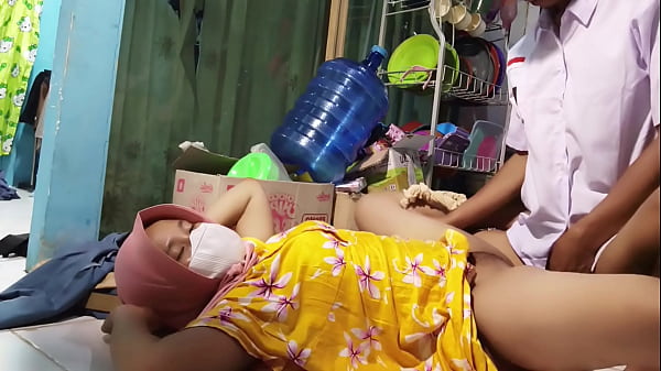 Ajak Bokap Madu Ngewe Pas Mau Berangkat Sekolah, Makin Greget Karna Dikejar Waktu.