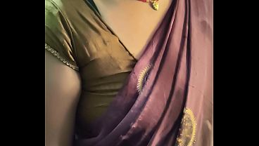 Gue Lagi Ngiler Sama Ibu-ibu India Seksi Yang Bikin Darah Mendidih.