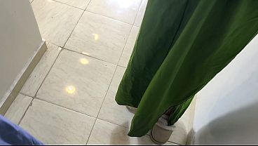Film Bokep Tukang Ledeng Sama Temennya Ngewein Istri Majikan Biar Benerin Kran, Bokep Arab Panas, Omongan Bikin Horny, Suara Jelas, Badan Montok.