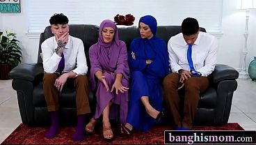 Pesta Balas Dendam Nge-seks Bareng Dua Hijab Montok Mulus Sama Anak Tiri Mereka Yang Ngehemat Tapi Besar.