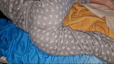 Ketemu Pacar Kakakku Tidur Di Ranjangku, Kubangunin Dengan Ngewe Panas, Ujungnya Pantatnya Penuh Air Mani Tanpa Kondom