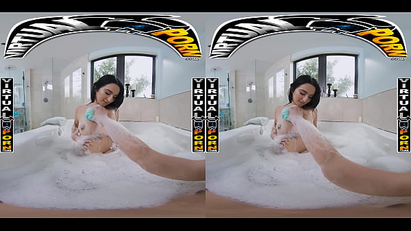 Virtual Porn – Kiana Kumani Mandi Basah Kuyup, Berubah Jadi Aksi Ngentot Ngebut Bareng Kakak Tiri