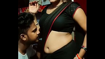 Desi Bhabhi Saree Navel Basah Kena Mainin, Bikin Makin Pengen