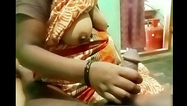 Aunty India Garuk-garuk Kontol Bocah Sampe Muncrat