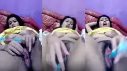 Cewek Montok Tobrut Lagi Mainin Memek Basah Sampe Crot.