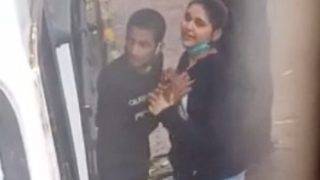 Jalanan Basah, Cinta Desi Yang Terbakar Rindu Setelah Sekian Lama Dikurung—nafsu Menggebu Di Balik Baju Basah Kuyup.