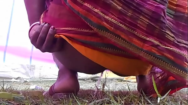 Desi Bulu Becek Pipis Bikin Crot